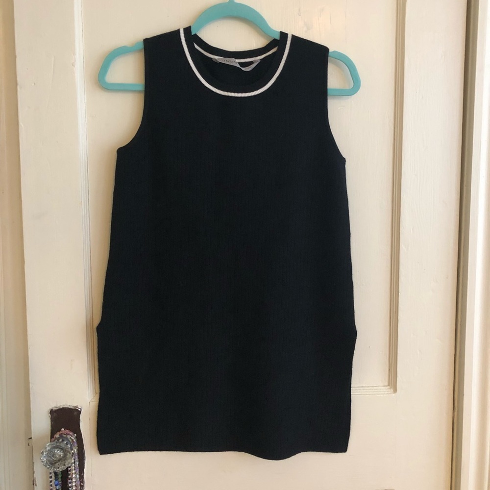 Slit sides athleta top size small